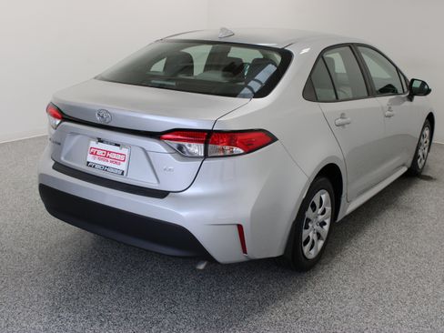 Used 2025 Toyota Corolla LE FWD image 7