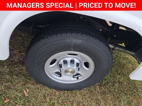 New 2025 Chevrolet Express 3500 w/ Power Convenience Package image 18