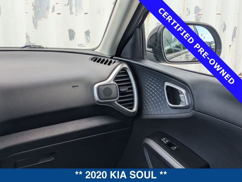 Used 2020 Kia Soul S FWD image 18