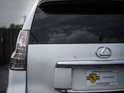 Used 2015 Lexus GX 460 Luxury w/ Premium Package image 9