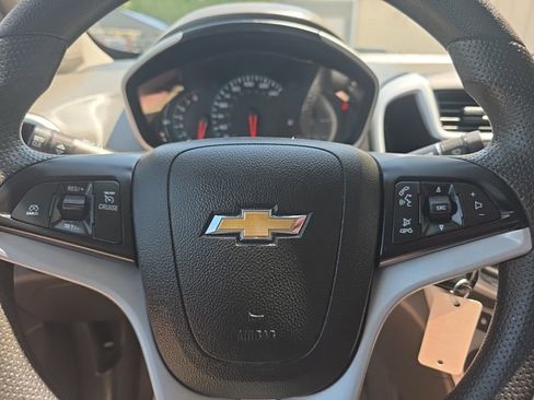 Used 2018 Chevrolet Sonic LT FWD image 17