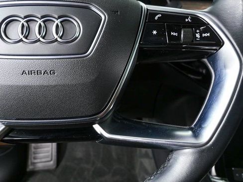 Certified 2022 Audi e-tron Premium image 10