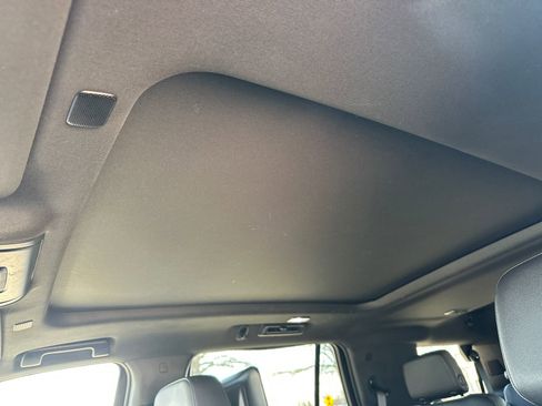 Used 2023 Chevrolet Tahoe Z71 image 38