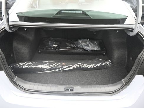 New 2025 Nissan Altima 2.5 SR image 17