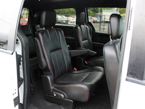 Used 2019 Dodge Grand Caravan GT FWD image 15