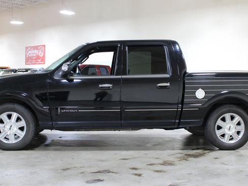 Used 2002 Lincoln Blackwood RWD image 26