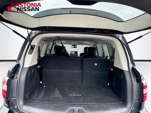 Used 2024 Nissan Armada SL w/ Captain's Chairs Package AWD/4WD image 31