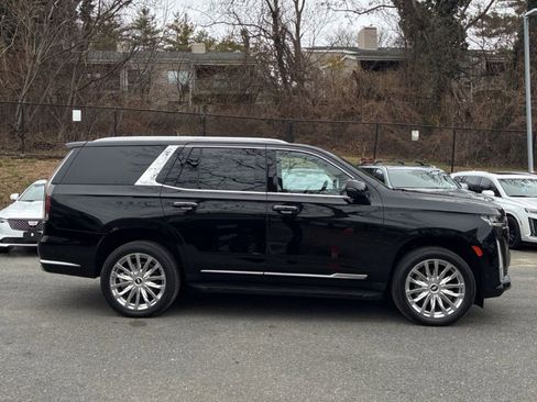 Used 2023 Cadillac Escalade Premium Luxury image 8