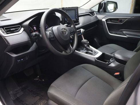 Used 2022 Toyota RAV4 LE FWD image 18