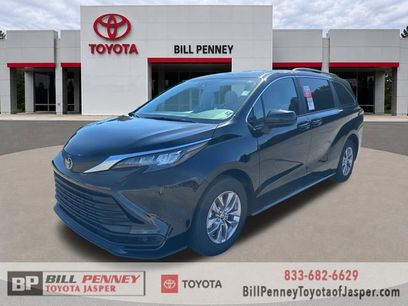 New 2026 Toyota Sienna LE