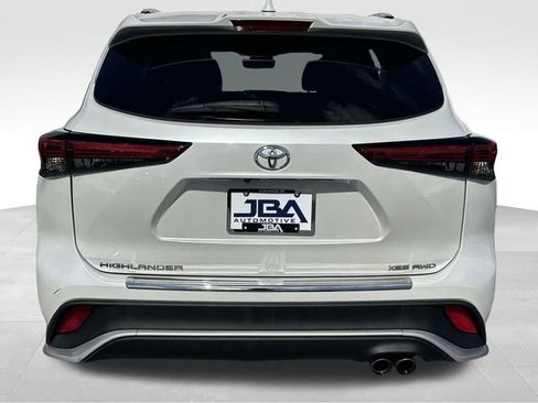 Used 2022 Toyota Highlander XSE image 26