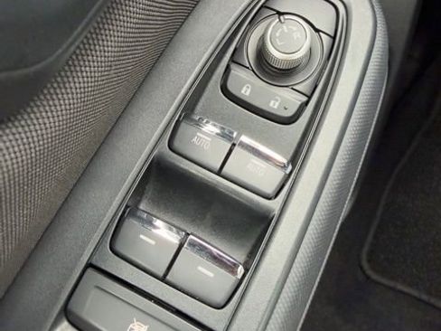 Used 2025 Subaru Forester Premium AWD/4WD image 18