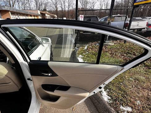 Used 2016 Honda Accord EX image 26