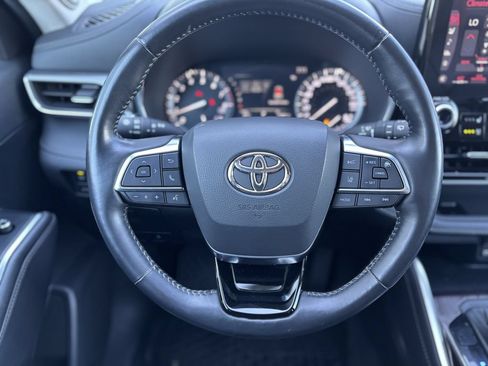 Used 2021 Toyota Highlander Platinum AWD/4WD image 11