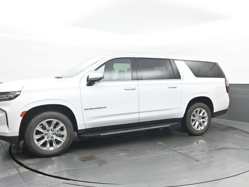 Used 2023 Chevrolet Suburban Premier image 5
