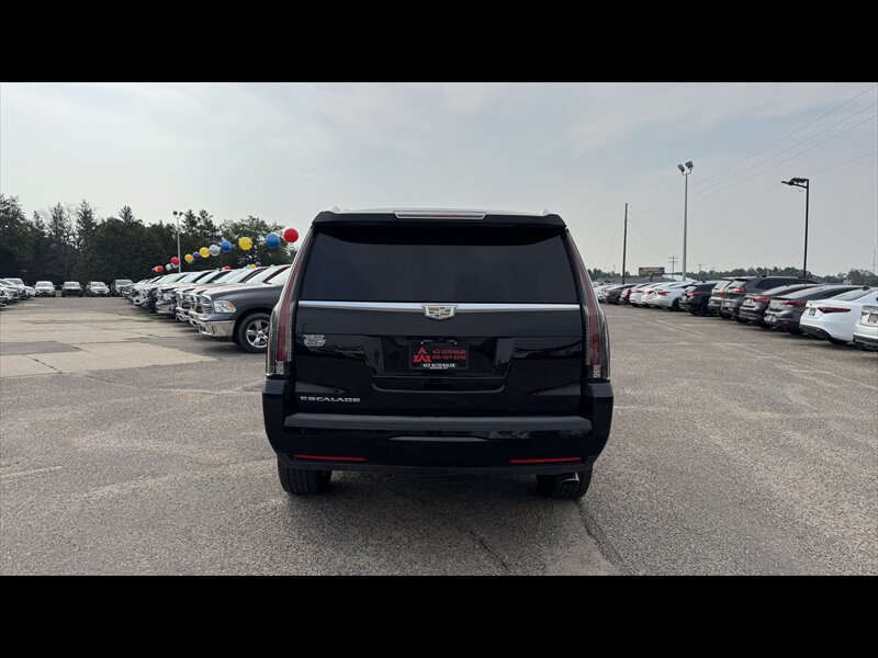 Used 2017 Cadillac Escalade Platinum AWD/4WD image 6
