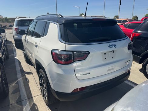 Used 2018 Jeep Compass Limited w/ Navigation Group image 3