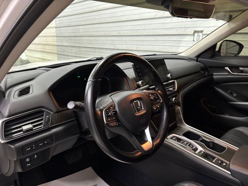 Used 2021 Honda Accord Touring image 14