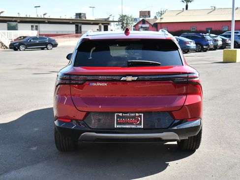 Used 2024 Chevrolet Equinox EV LT w/ LPO, Trailering Package image 7