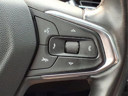 Used 2025 Chevrolet Trax ACTIV w/ Sunroof Package FWD image 28