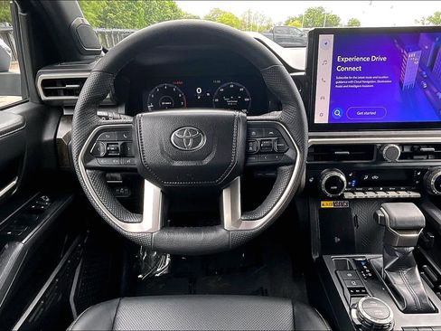 Used 2025 Toyota Tacoma Limited AWD/4WD image 5