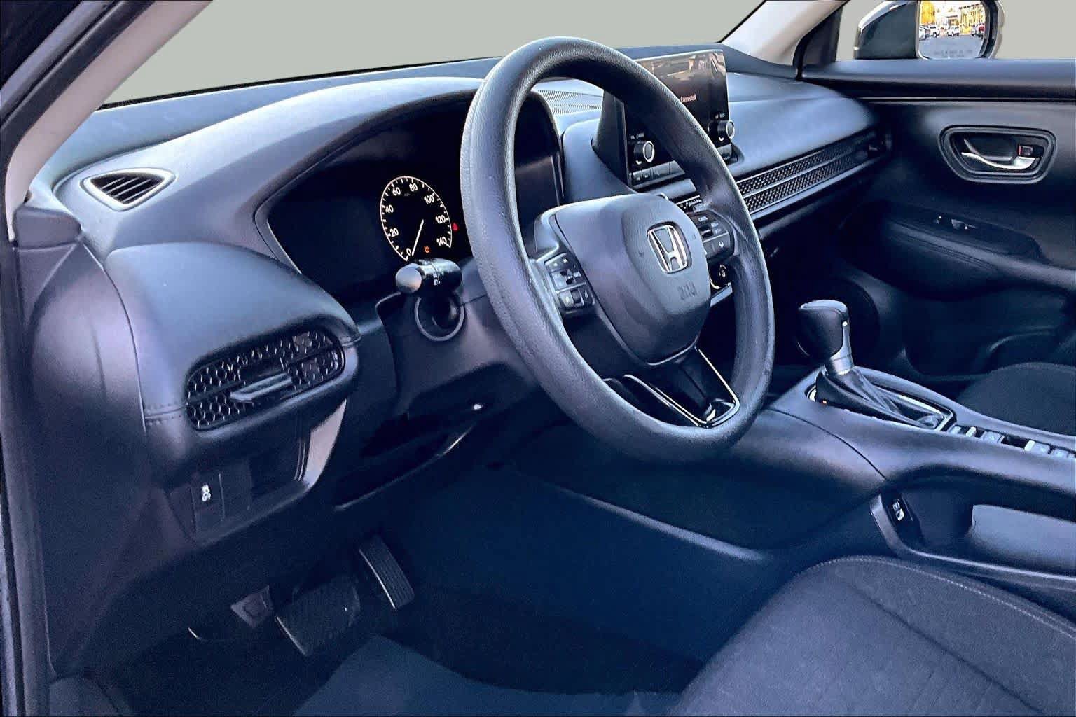Used 2023 Honda HR-V LX image 17