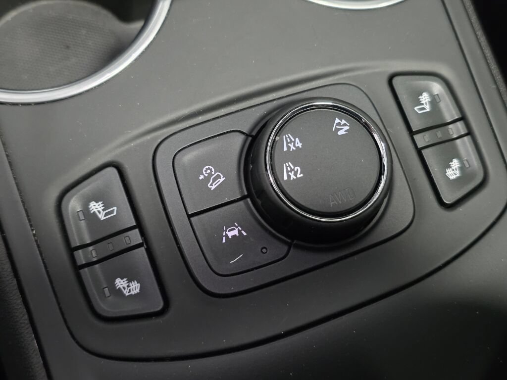 Used 2021 GMC Terrain SLE w/ GMC Pro Grade Package AWD/4WD image 16