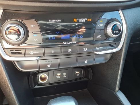 Used 2019 Hyundai Santa Fe SEL FWD image 23