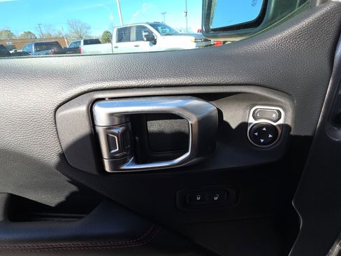 Used 2018 Jeep Wrangler Rubicon w/ Steel Bumper Group image 13