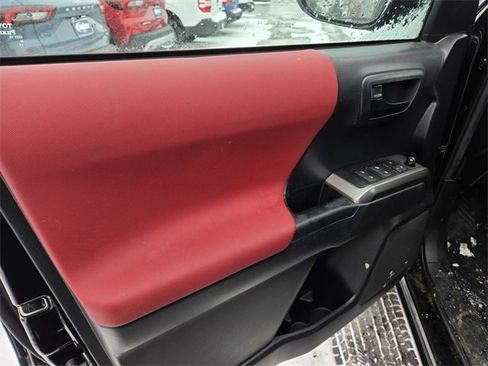 Used 2022 Toyota Tacoma SR5 image 35