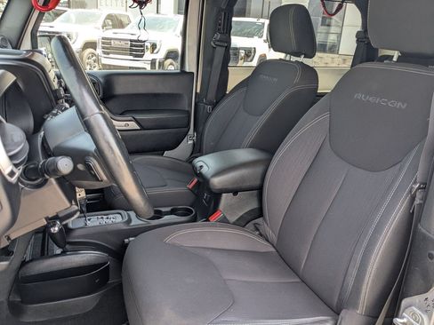 Used 2013 Jeep Wrangler Rubicon w/ PWR Convenience Group AWD/4WD image 17