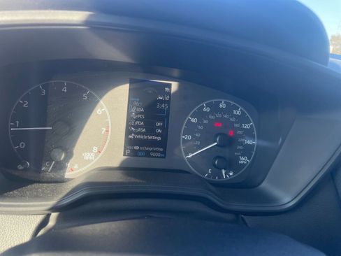 Used 2025 Toyota Corolla LE image 40