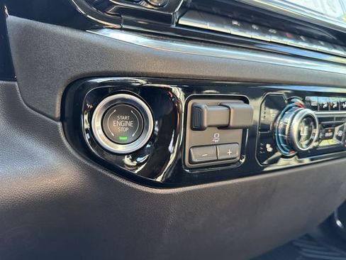 New 2026 GMC Sierra 1500 Elevation image 17