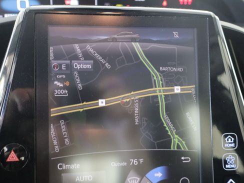 Used 2021 Toyota Prius Prime XLE FWD image 16