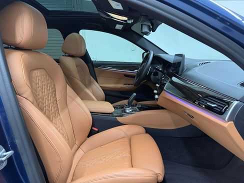 Used 2022 BMW 530i w/ M Sport Package image 11