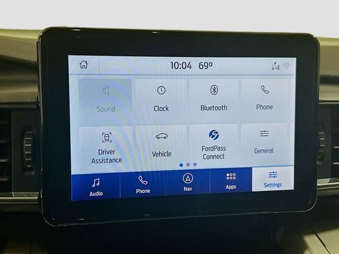 Used 2022 Ford Explorer XLT w/ Equipment Group 202A image 13