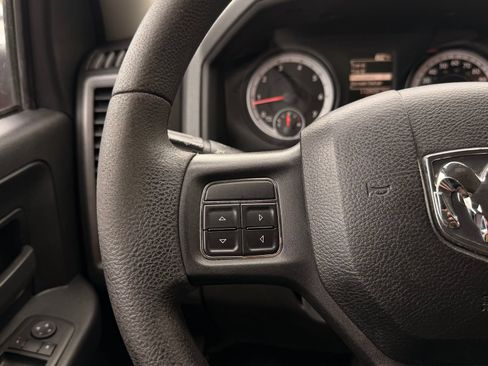 Used 2014 RAM 1500 Express RWD image 36