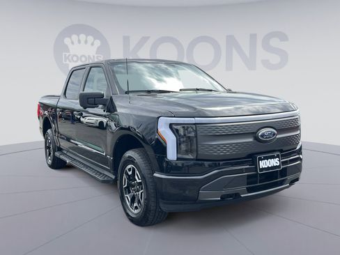 Used 2023 Ford F150 Lightning XLT image 10