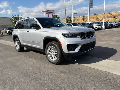 New 2026 Jeep Grand Cherokee 2WD image 9