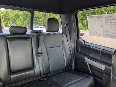 Used 2019 Ford F150 Lariat w/ Equipment Group 502A Luxury AWD/4WD image 14
