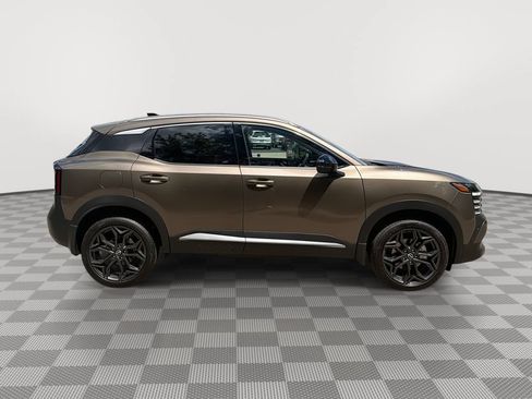 New 2026 Nissan Kicks SR AWD/4WD image 12