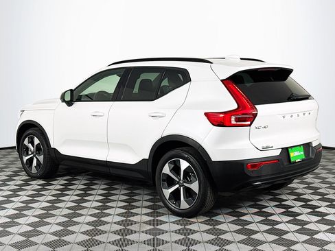 Used 2023 Volvo XC40 B4 Ultimate image 6