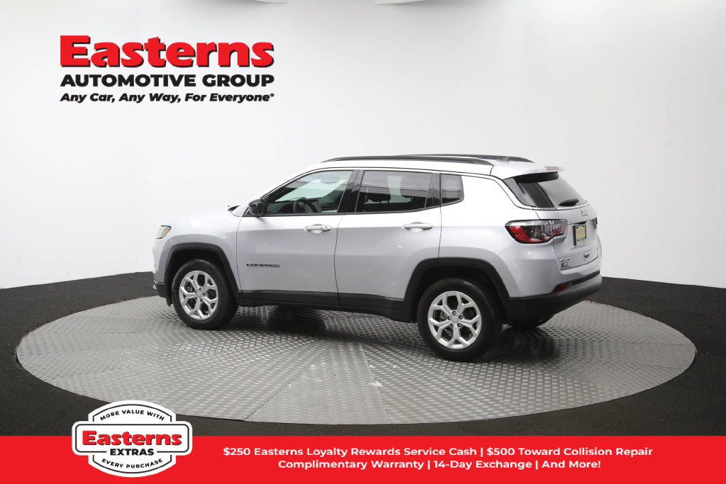 Used 2024 Jeep Compass Latitude AWD/4WD image 63