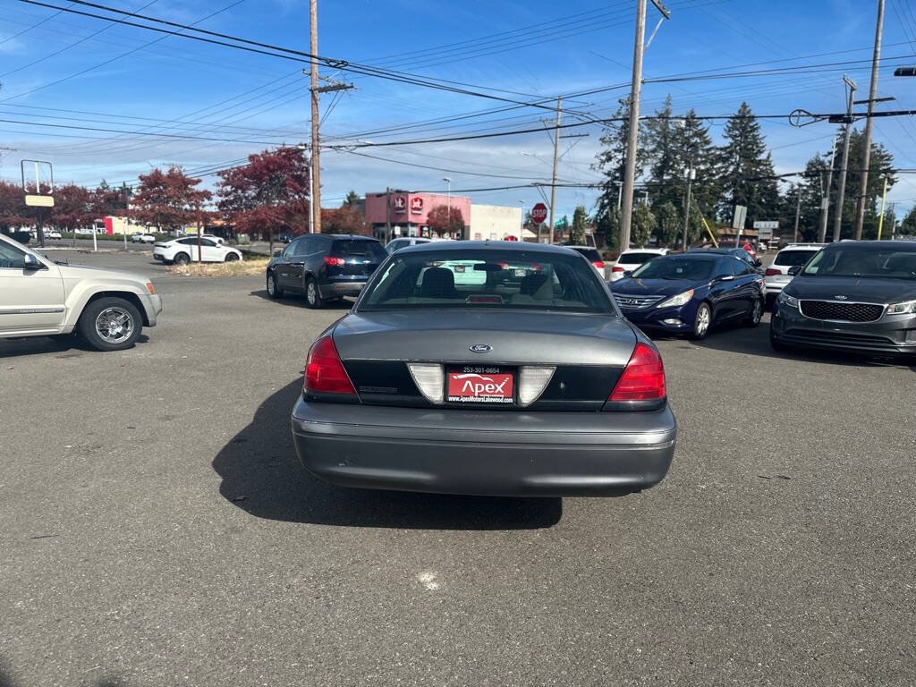 Used 2004 Ford Crown Victoria Police Interceptor RWD image 7