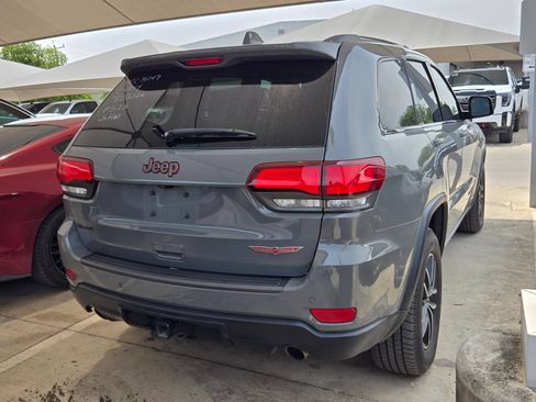 Used 2019 Jeep Grand Cherokee Trailhawk w/ Trailhawk Luxury Group AWD/4WD image 8