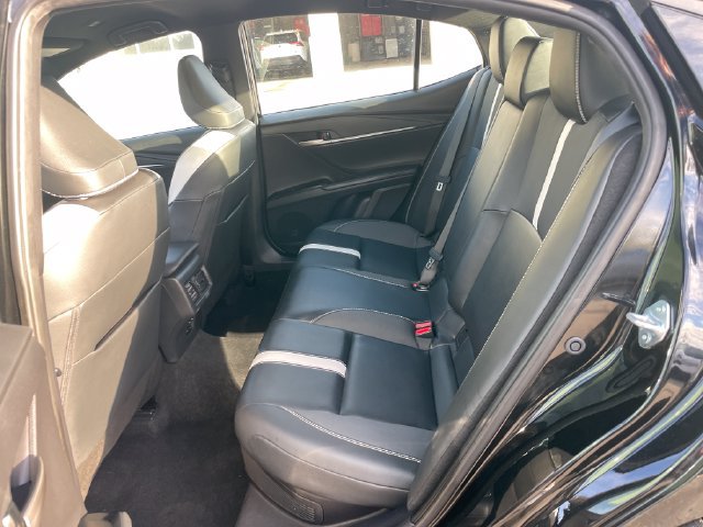 Used 2025 Toyota Camry SE FWD image 28