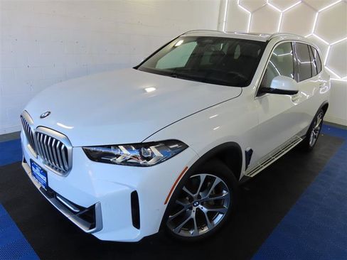 Used 2024 BMW X5 sDrive40i w/ Premium Package RWD image 4