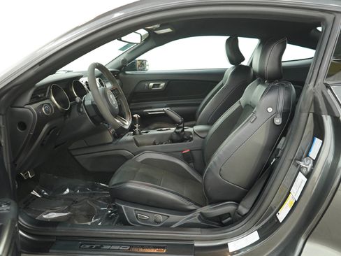 Used 2016 Ford Mustang Shelby GT350 w/ Technology Package RWD image 19