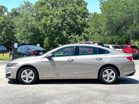 Used 2025 Chevrolet Malibu LT FWD image 12