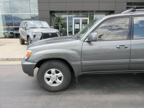 Used 2000 Toyota Land Cruiser AWD/4WD image 2